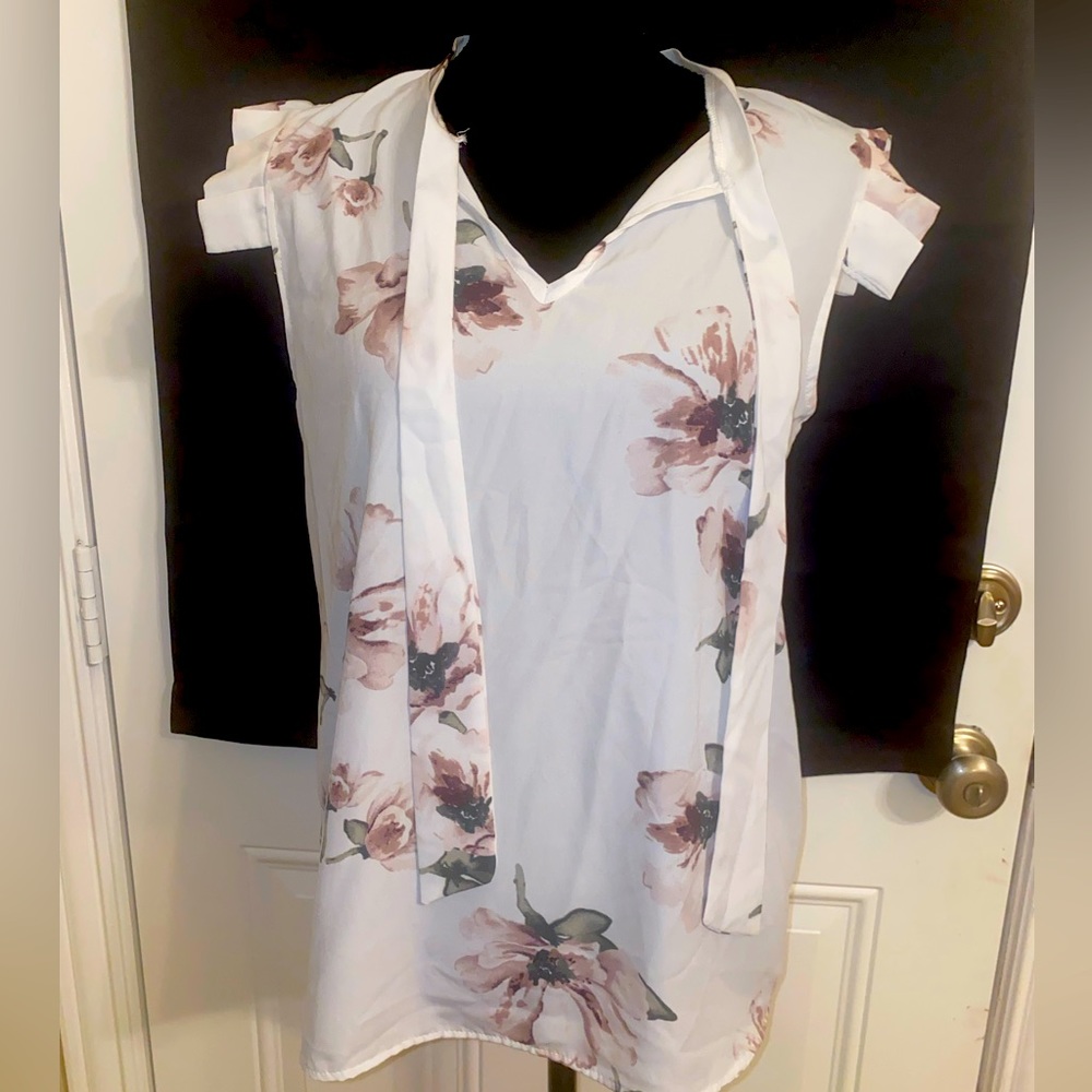 Women’s floral top